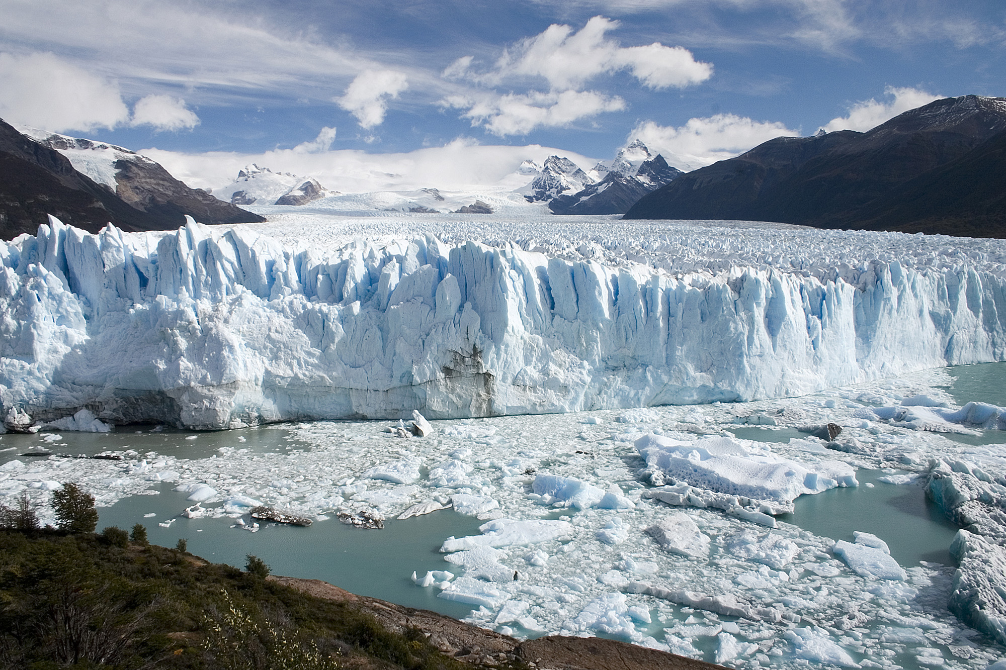 Frente imponente de glaciar del sur argentino
